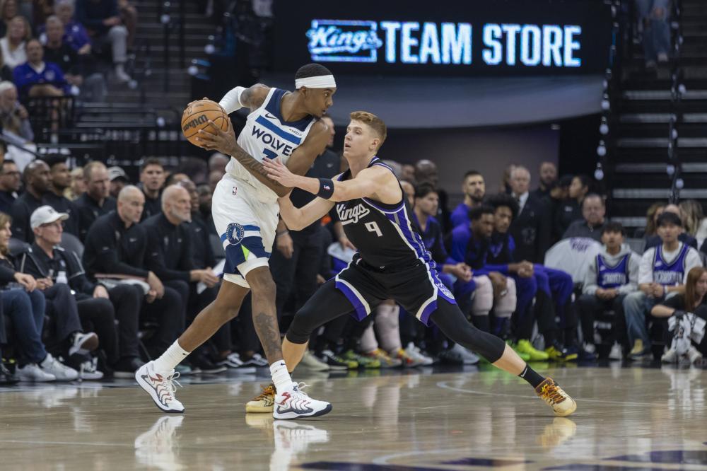 依然稳居巅 依然稳居巅